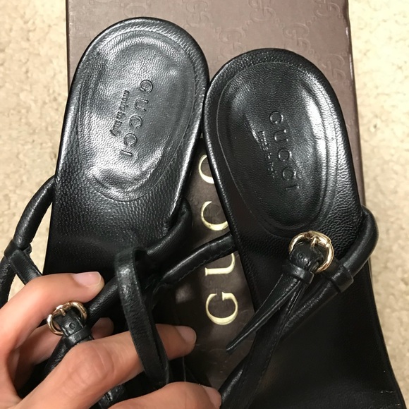 ❌SOLD❌💯 Authentic GUCCI strappy sandals in black - Picture 5 of 7